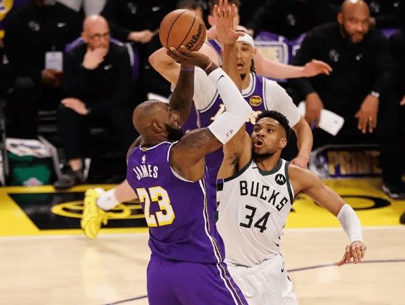 字母哥伤病拖累雄鹿季后赛前景，技术停滞引发