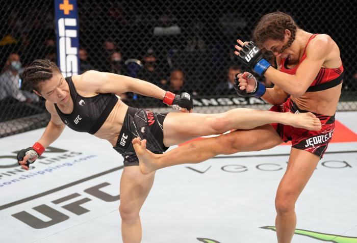 张伟丽KO乔安娜二番战告捷 王者归来再战冠军