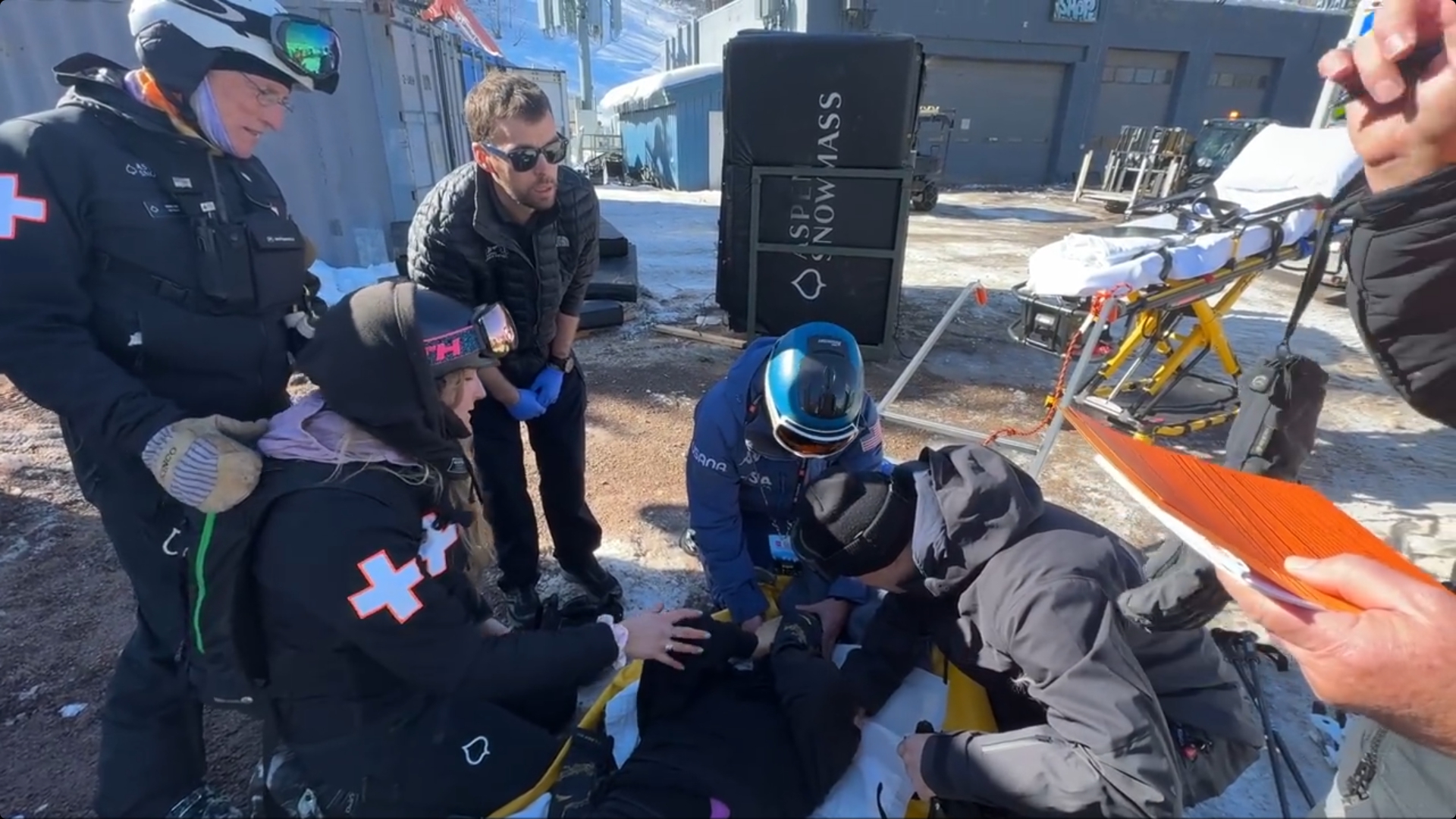 谷爱凌因伤退出哈尔滨亚冬会，祝中国运动员们