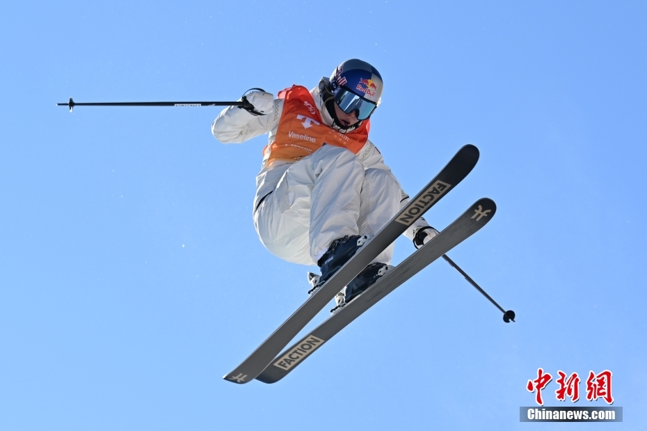 谷爱凌因伤退出哈尔滨亚冬会，祝中国运动员们