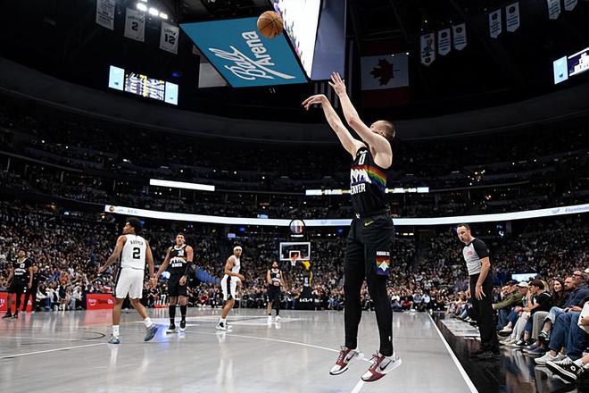 丹佛掘金加时逆转马刺 布劳恩爆发助球队豪取