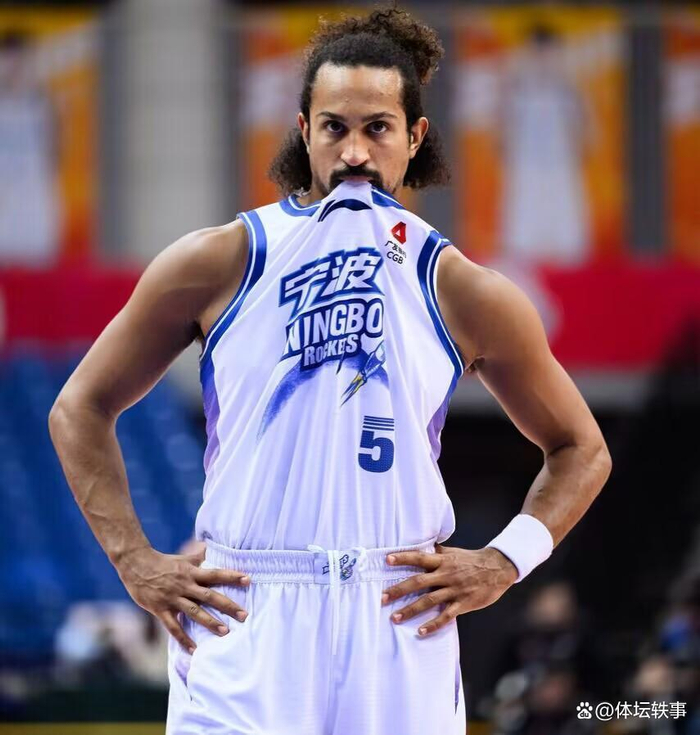 宁波男篮55秒裁外援 巧讽裁判引发舆论热议