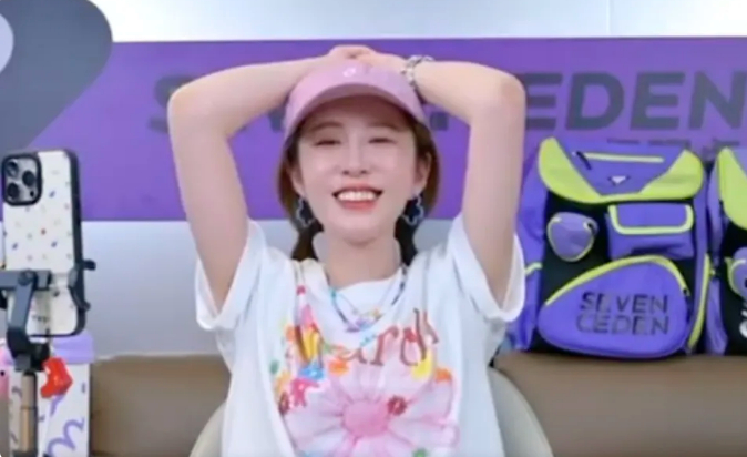 王楚钦逆风翻盘夺世界杯男单冠军 师娘卢璐哽咽