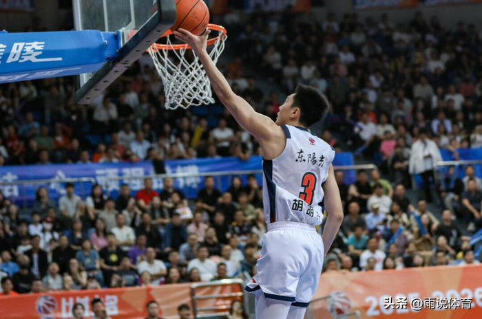 广东男篮客场惨败福建 球队冲冠梦碎胡明轩低迷